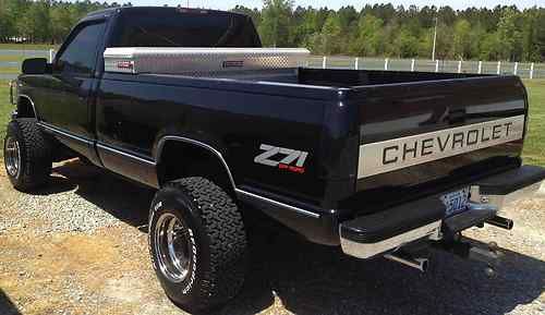 Black chevrolet silverado z71 lifted