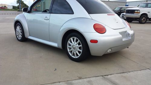 2004 volkswagen beetle gls hatchback 2-door 1.9l...auto....great gas mileage