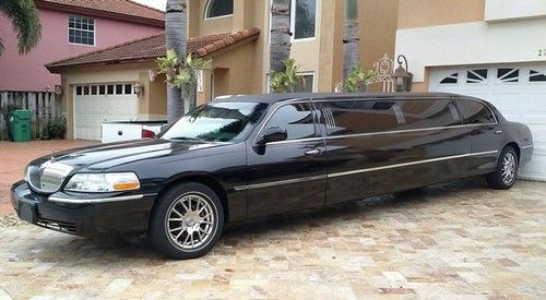 2006 executive coach builder's  icon 120" limousine