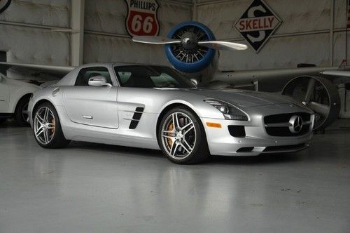 $204k msrp-carbon pkg-ceramic brakes-amg perf susp-1k miles!!