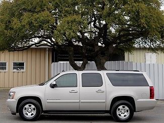 Clean 3 rows leather power seat onstar dual a/c cruise roof rack we finance