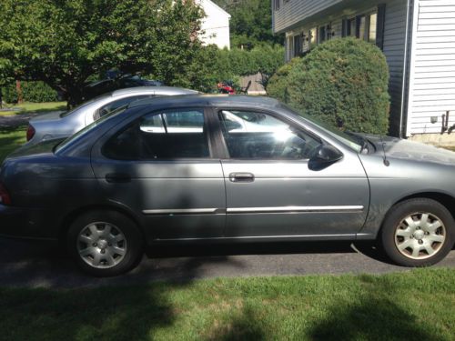 2001 nissan sentra se sedan 4-door 2.0l