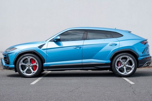 2022 lamborghini urus