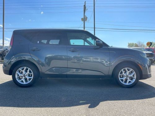 2023 kia soul lx