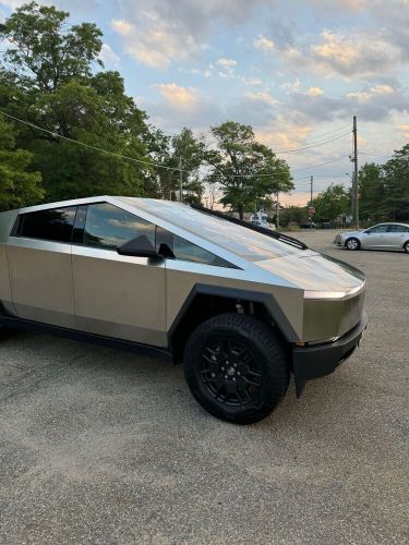 2024 tesla cybertruck