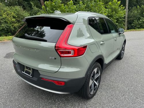 2023 volvo xc (cross country) plus bright theme