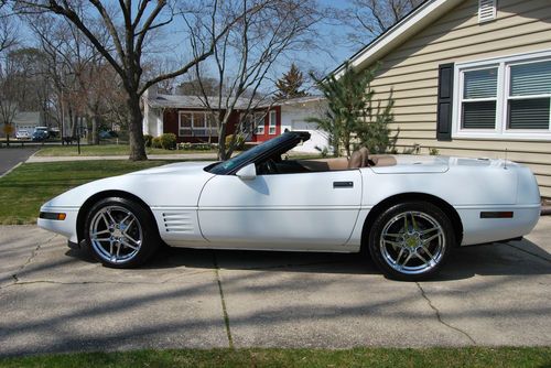 1994 chevrolet corvette convertible- mint condition- low miles