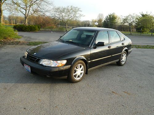 1994 saab 900 s hatchback 4-door 2.3l black/black leather, 200k, 5-speed manual