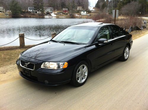 2007 volvo s60 2.5t sedan 4-excellent shape! runs/ drives like new