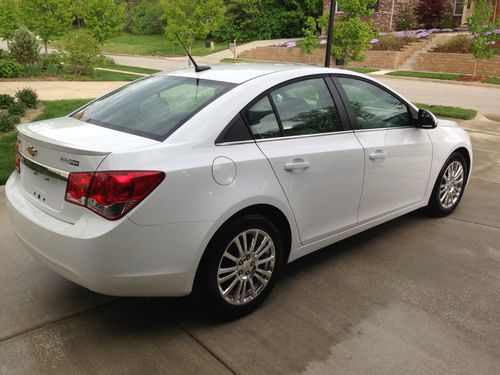 2011 chevy cruze eco - 42mpg 6sp white