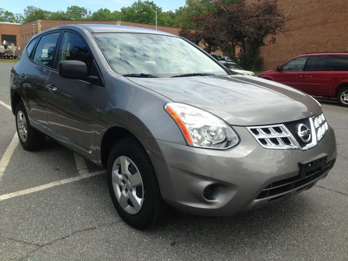 2012 nissan roge...***just 1,400 miles***