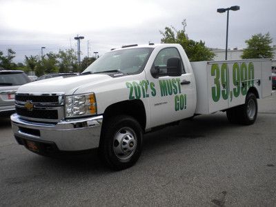 Brand new 2012 chevrolet silverado 3500 diesel 4x2 utility!!!