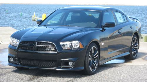 2013 dodge charger srt8 sedan 4-door 6.4l (5990)