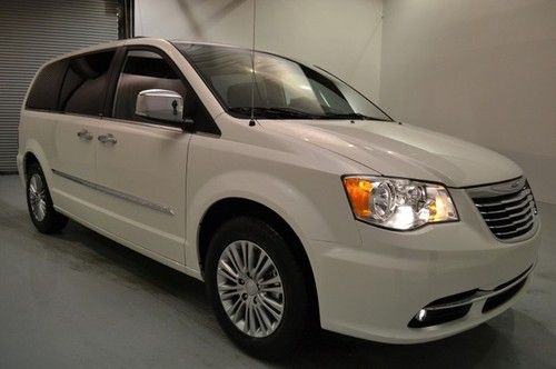 New 2013 chrysler town &amp; country leather - free shipping &amp; airfare at kchydodge!