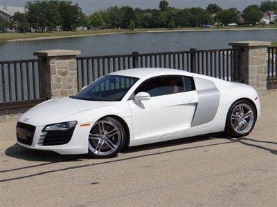 2009 audi r8 quattro ibis white only 3,300 actual miles 1-owner nav back-up cam