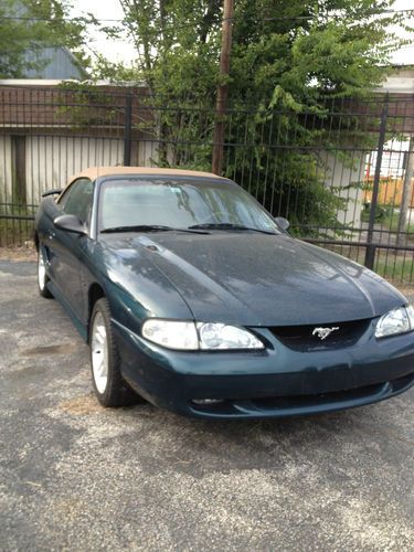 1996 ford mustang gt,2 door,convertible,4.6,leather interior,great condition!
