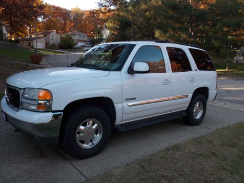 2002 gmc yukon slt 4wd * white * leather interior * sunroof * third row seat