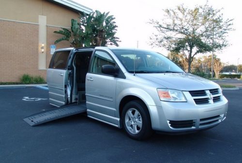 2010 dodge grand caravan braun enter van handicap wheelchair ramp