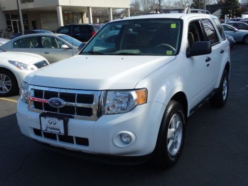 Nissan rogue honda crv four cylinder two wheel drive white toyoyota rav 4