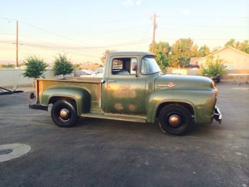 Amazing 1956 ford f-100 pickup truck.  1953 1954 1955, no rust