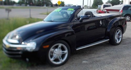 2004 chevrolet ssr (super sport roadster) low miles