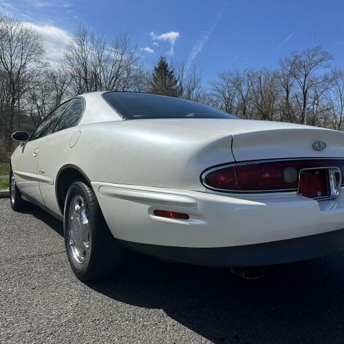 1998 buick riviera coupe low 79k miles accident free non-smoker!