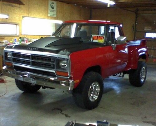 1981 dodge pulling truck