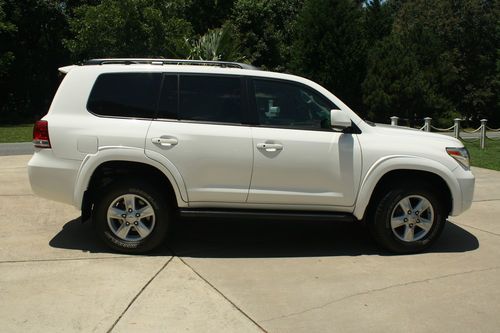 2009 toyota land cruiser sport utility 4-door 5.7l 4wd