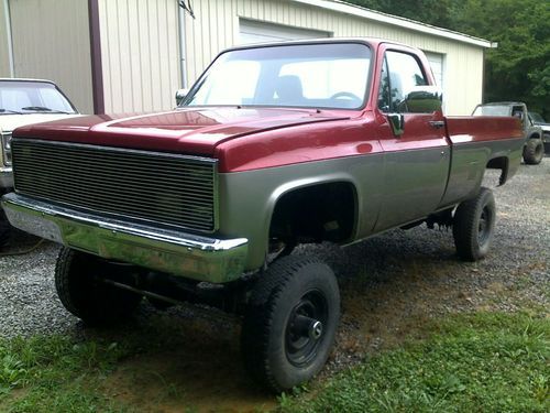 1984 custom chevy truck, lifted, brand new build, 496 motor, very very nice