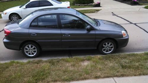 2003 kia rio base sedan 4-door 1.6l