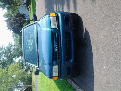 1998 isuzu rodeo ls sport utility 4-door 3.2l