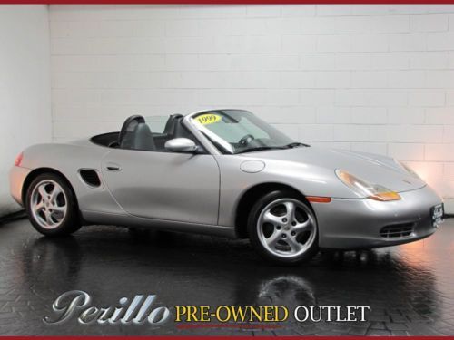 1999 porsche boxster // 17 wheels // cd player // automatic climate control