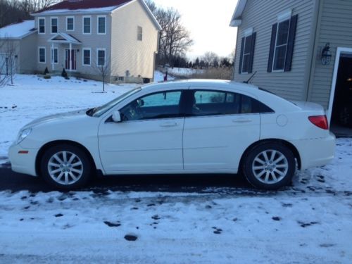 2010 chrysler sebring limited sedan 4-door 2.7l great fleet car