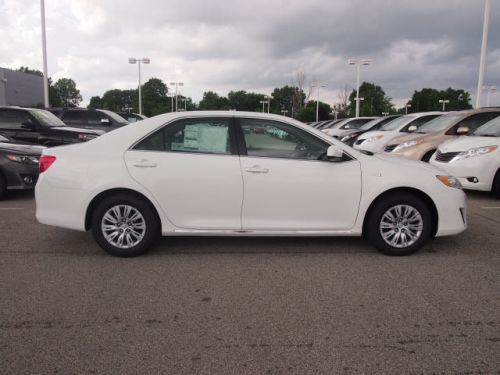 2014 toyota camry hybrid le