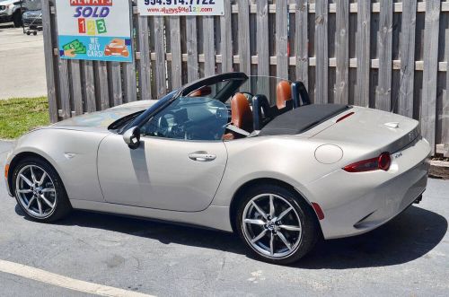 2022 mazda mx-5 miata grand touring 2dr convertible 6m