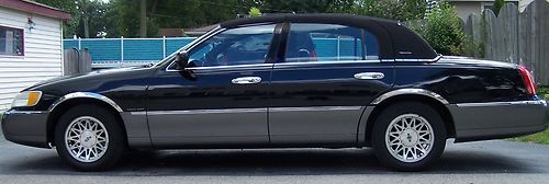 1999 lincoln town car signature series - $4,500 obo