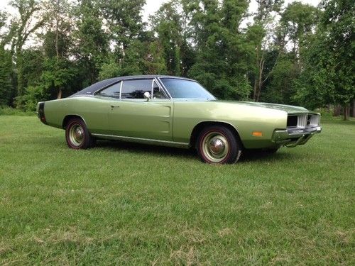 1969 dodge charger r/t 2-door 440cu