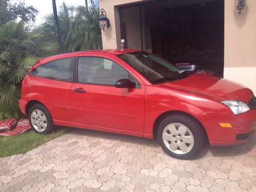 2007 ford focus se hatchback 2-door