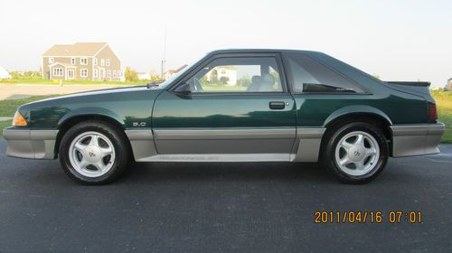 1992 ford mustang gt hatchback 2-door 5.0l *must see* 16,473 original miles!!!