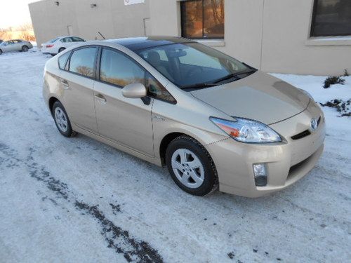 2010 toyota prius - solar sunroof &amp; navigation