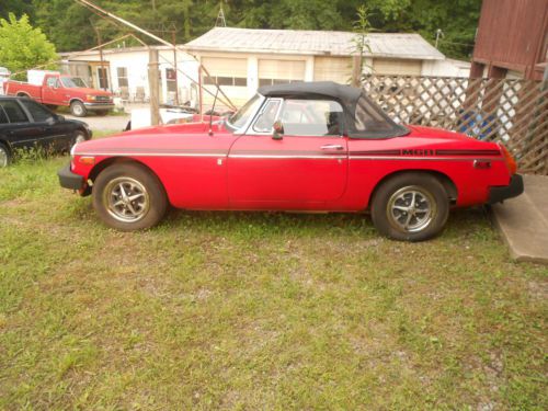 1975 mgb 50 anniversary model   garage find  red/black needs work