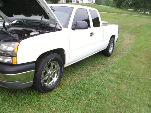 2004 chevy silverado 1500 quad doors extended cab seats 6 nice