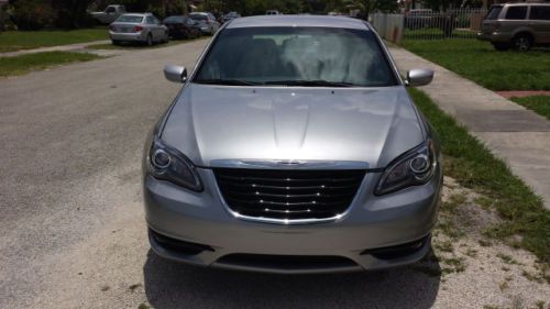 2013 chrysler 200 limited sedan 4-door 3.6l