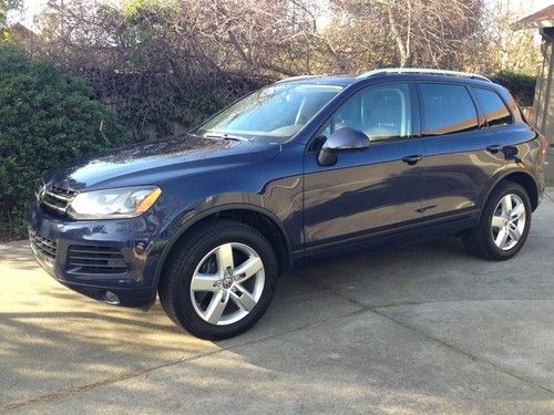 2012 vw touareg tdi luxary model, loaded!