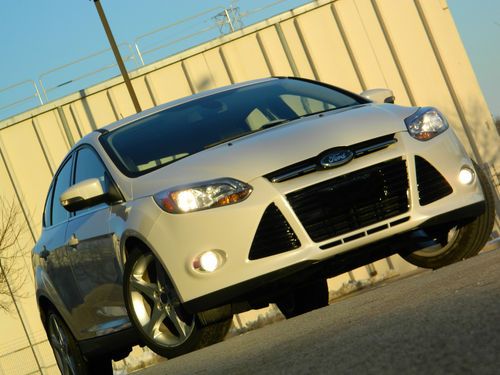 2012 ford focus titanium 18k navigation park sensor sync sonysound clear\rebuilt