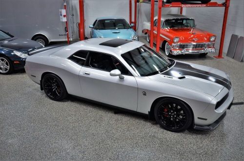 2008 dodge challenger srt-8