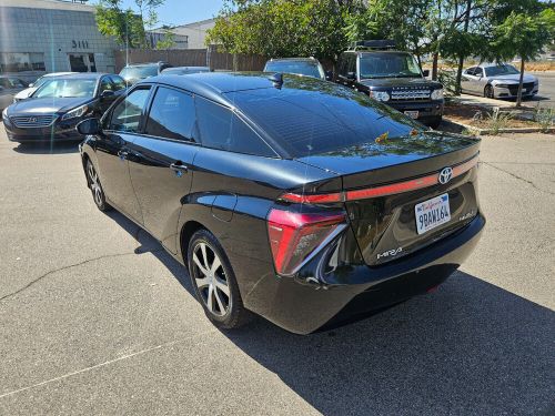 2018 toyota mirai sedan