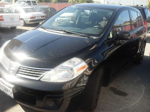 2008 nissan versa sl hatchback 4-door 1.8l