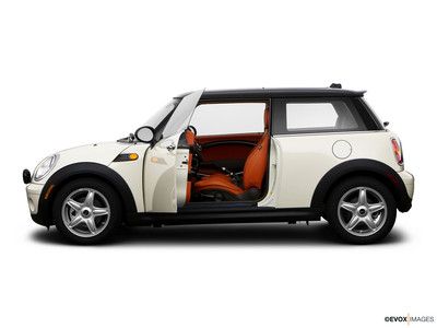 2009 mini cooper base hatchback 2-door 1.6l