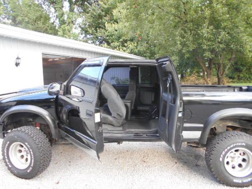 1998 chevy s-10 zr2 extended cab,